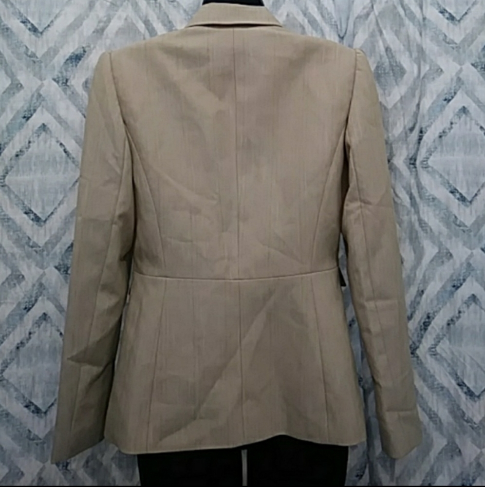 Tahari. Blazer Womens Size 4 Biege - Picture 2 of 7